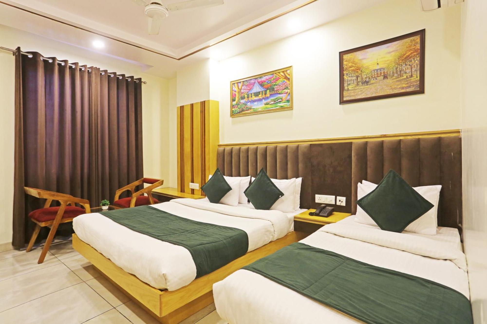Hotel Aman Imperial Just A Minute Away From New Delhi Railway Station And Connaught Place Buitenkant foto