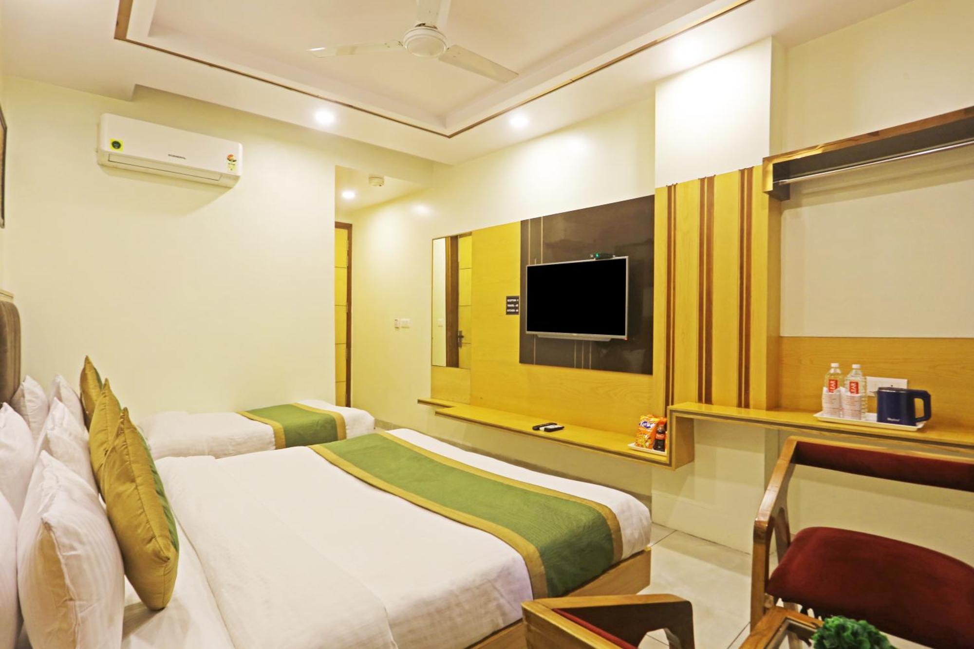 Hotel Aman Imperial Just A Minute Away From New Delhi Railway Station And Connaught Place Buitenkant foto