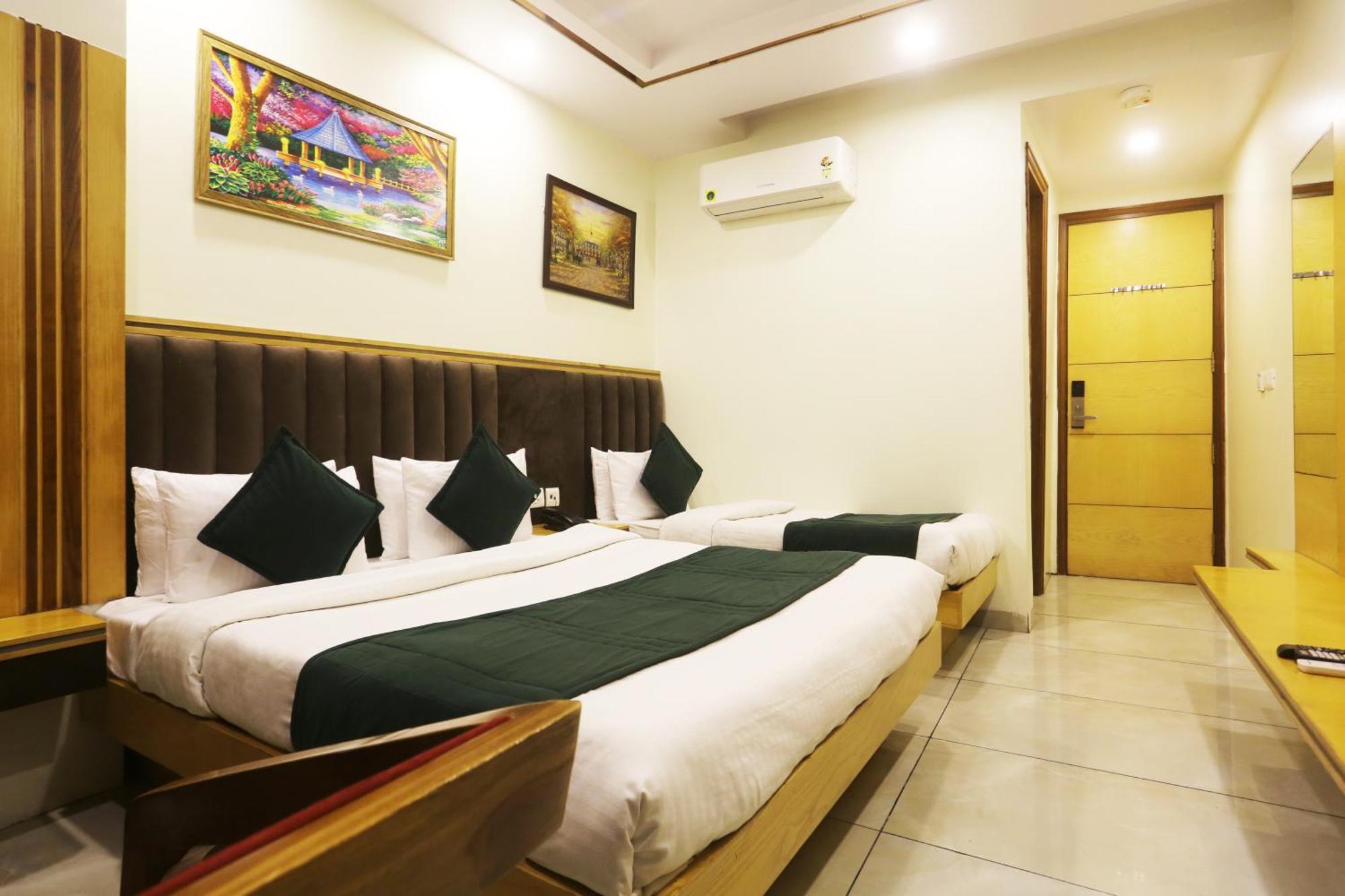 Hotel Aman Imperial Just A Minute Away From New Delhi Railway Station And Connaught Place Buitenkant foto