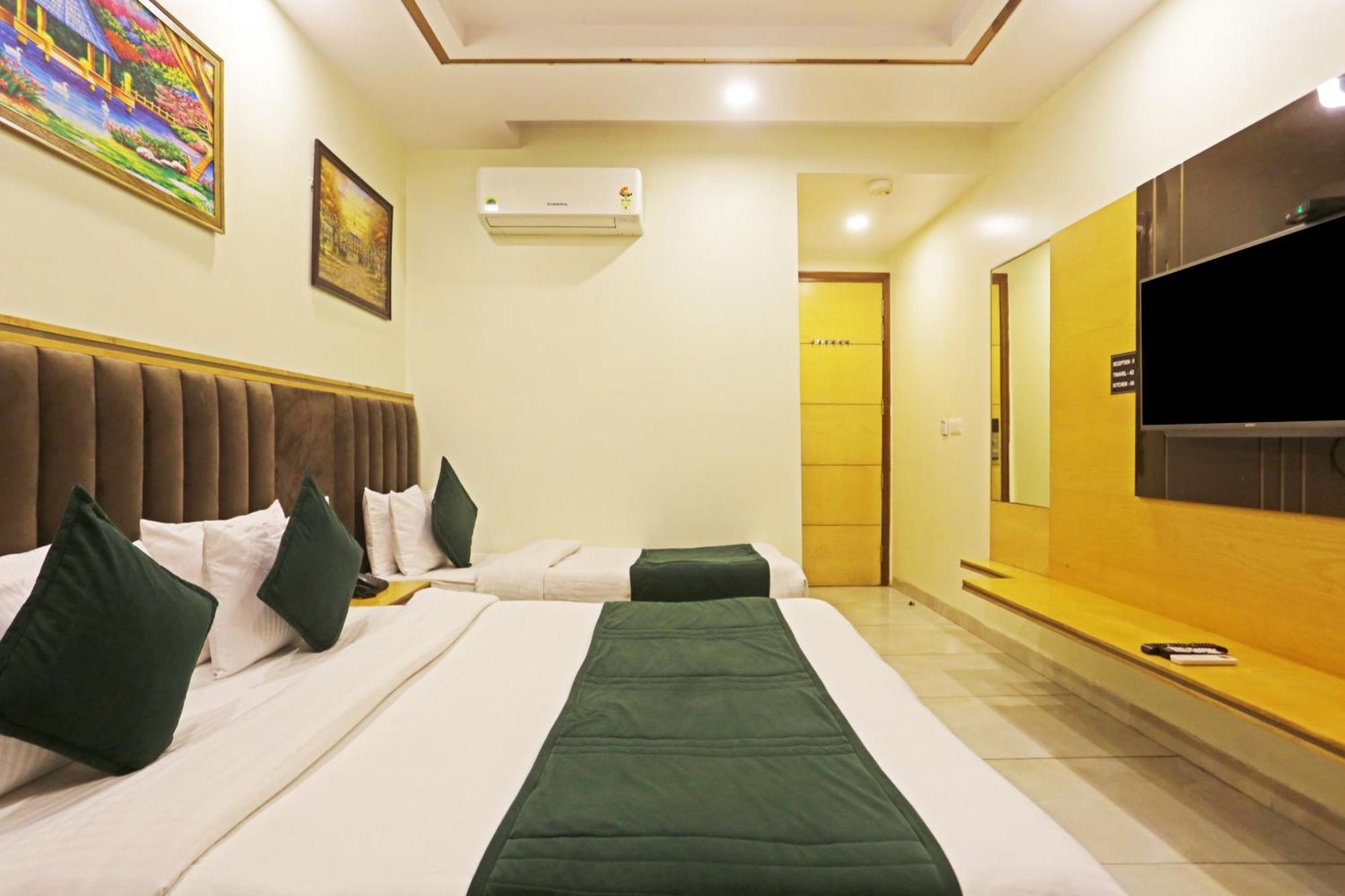 Hotel Aman Imperial Just A Minute Away From New Delhi Railway Station And Connaught Place Buitenkant foto