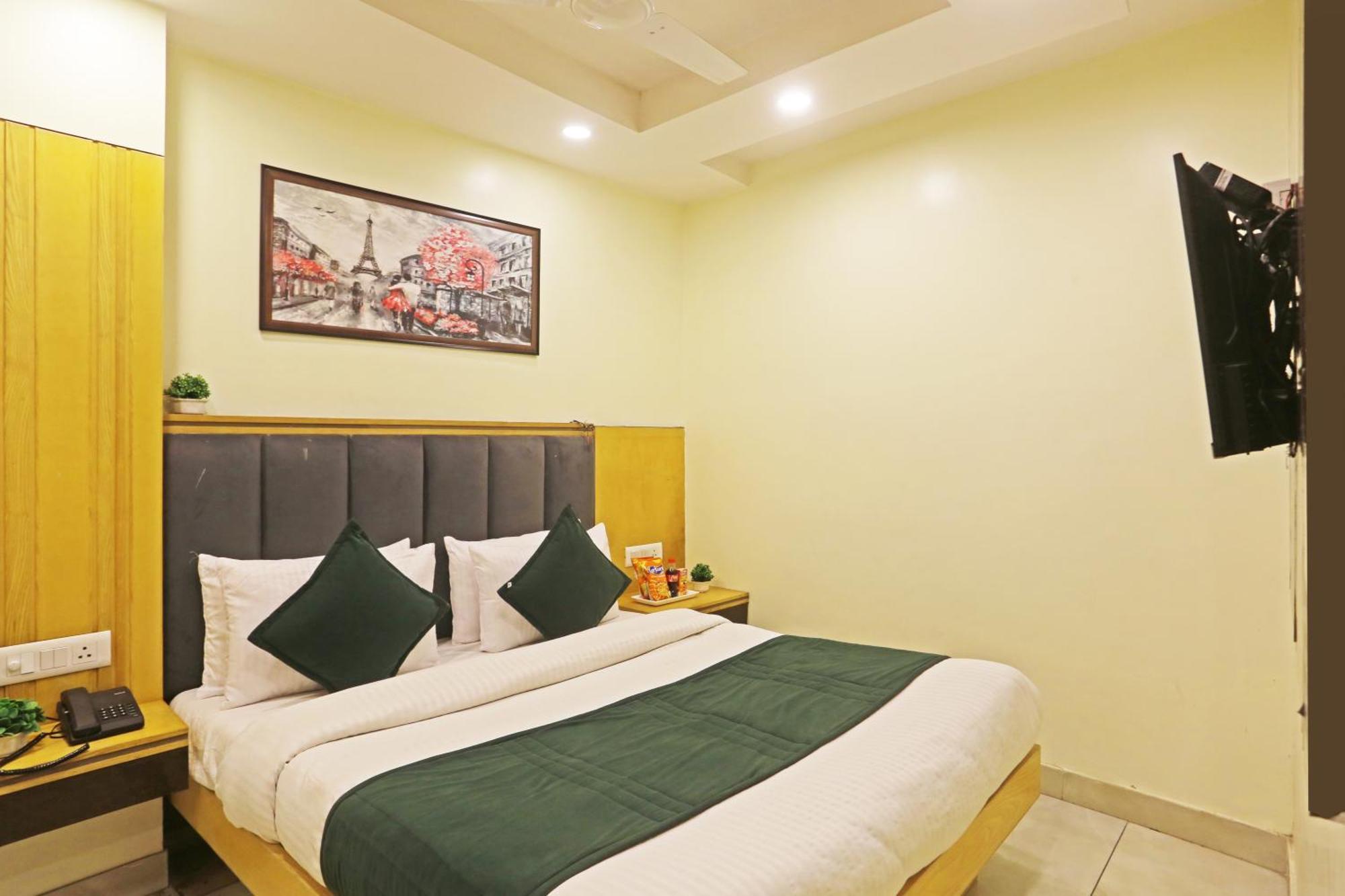 Hotel Aman Imperial Just A Minute Away From New Delhi Railway Station And Connaught Place Buitenkant foto
